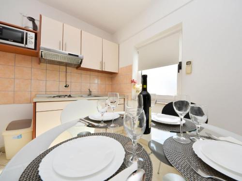 Kuchyňa alebo kuchynka v ubytovaní Apartment Silvija-2 by Interhome