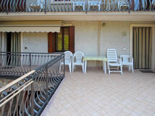 En balkon eller terrasse på Apartment Adalgisa-4 by Interhome