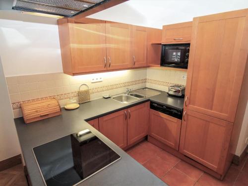 Kuchyň nebo kuchyňský kout v ubytování Apartment Manes Apartment by Interhome