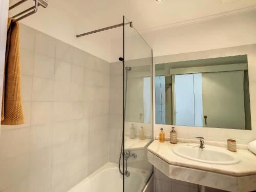 Kylpyhuone majoituspaikassa Lido Life Apartment by LovelyStay