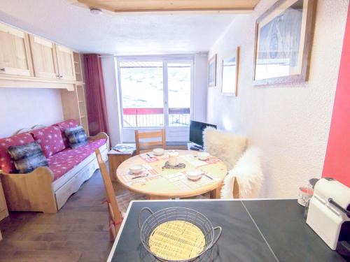 Studio Les Tommeuses - Val Claret-31 by Interhome