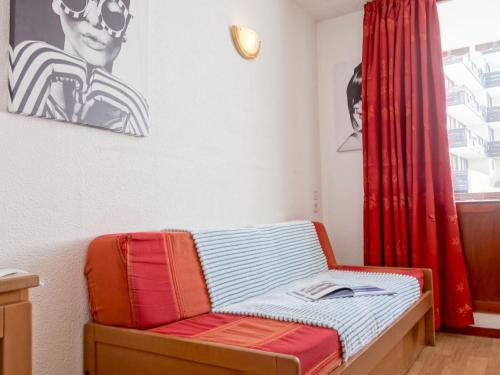 Studio Rond Point des Pistes - Val Claret-10 by Interhome