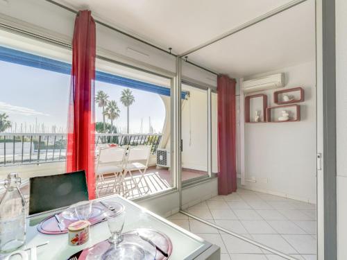 Apartment Les Jardins du Port-10 by Interhome