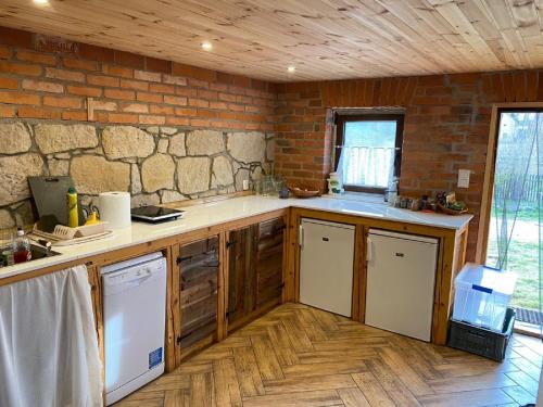 Η κουζίνα ή μικρή κουζίνα στο Holiday Home Niwnice by Interhome