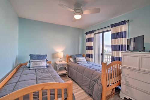 Gallery image of Ocean-View Condo with Deck, Steps to Carolina Beach! in Carolina Beach