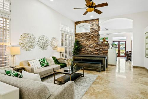 Glendale Oasis – Photos 3