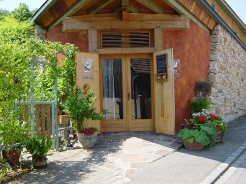 Taman di luar Ecologis du Vignoble