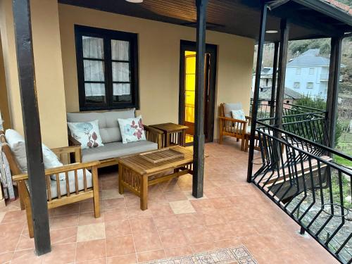 Μπαλκόνι ή βεράντα στο CASA NARCISA - Perfecta para familias y grupos - Valle del Silencio