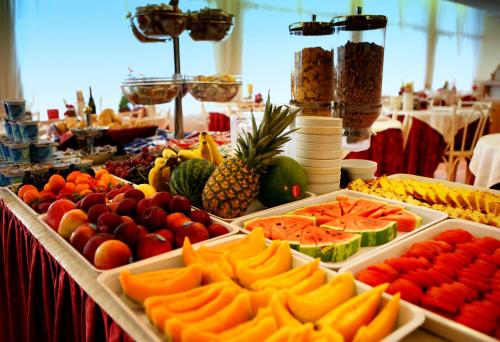 Makanan di atau berdekatan hotel