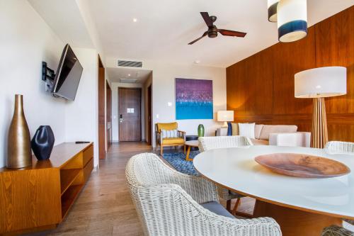 TV a/nebo společenská místnost v ubytování Armony Marival Resort & Spa Punta de Mita - MGallery collection