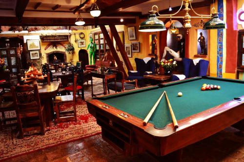 Τραπέζι μπιλιάρδου στο Hotel La Posada de San Antonio
