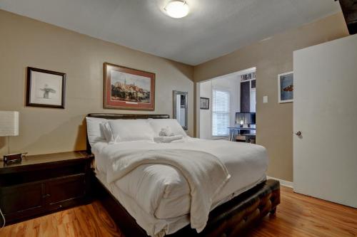 Posteľ alebo postele v izbe v ubytovaní Creekside Terrace Condominiums #211