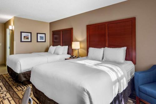 Katil atau katil-katil dalam bilik di Comfort Inn & Suites