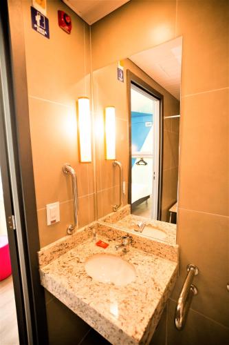 Bilik mandi di IBIS BUDGET CAPAO Bonito