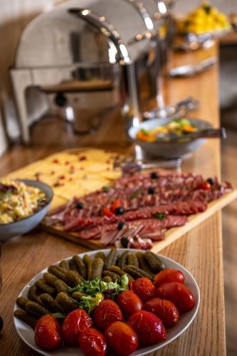 Jídlo v hotelu nebo okolí