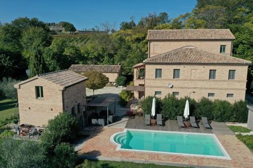 Piscina a La Vita Nuova o a prop