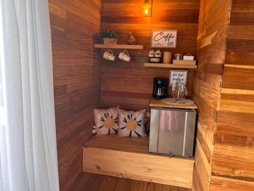 Nalua Glamping y Hotelにあるキッチンまたは簡易キッチン