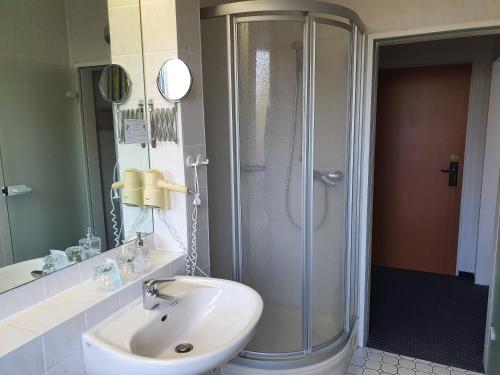 Koupelna v ubytování Alcor Hotel Störtebeker