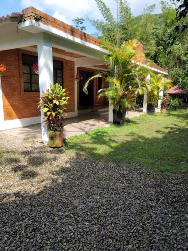 Jardín al aire libre en Casa Quinta privada con piscina soleada Billar, Tejo, Jacuzzy climatizado, kiosco