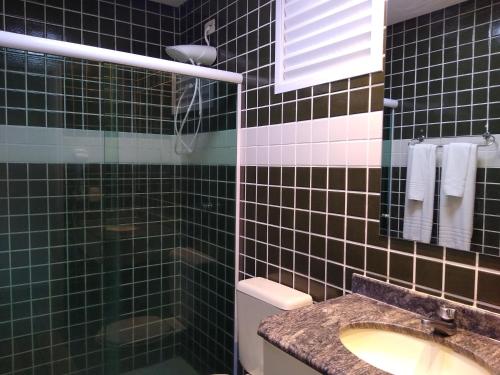 Kylpyhuone majoituspaikassa RIVIERA SERVICE- Suíte Casal -113