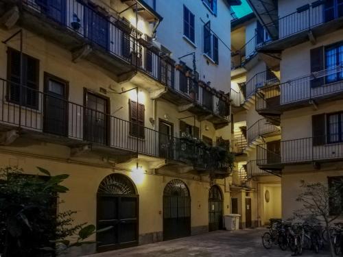 Walk to Duomo, Central Loft near Metro, M4 Linate 2min walk