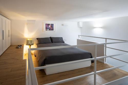 Walk to Duomo, Central Loft near Metro, M4 Linate 2min walk