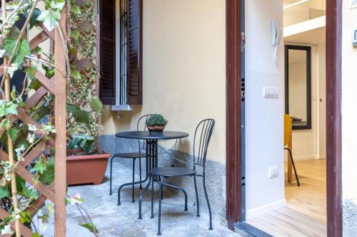 Walk to Duomo, Central Loft near Metro, M4 Linate 2min walk