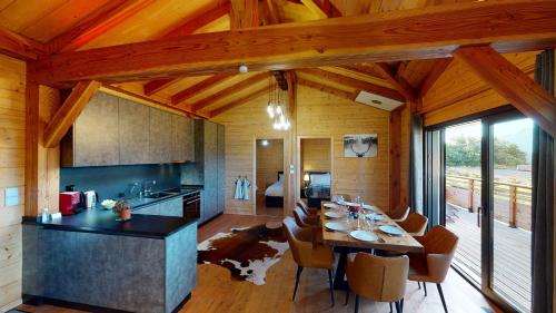 Kuchyň nebo kuchyňský kout v ubytování Woodland Village Anzère