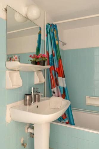 Eχquisite apt in Acropolis-plaka/vaccinatedHost