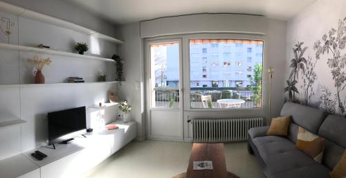 LE LYS D'OR - cosy et proche lac, balcon terrasse