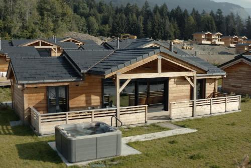 Nespecifikovaný výhled na hory nebo výhled na hory při pohledu z aparthotelu
