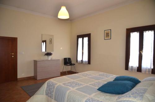 Säng eller sängar i ett rum på Elegante ed economico appartamento a Camposampiero