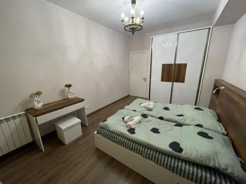 Letto o letti in una camera di 7th HEAVEN Apartment in Central Tbilisi