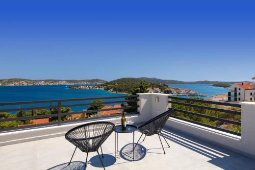 One Bedroom Apt with Garden views - Access to Amazing Rooftop Terrace, Free Parking and Gym on premises