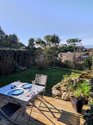 T2 avec terrasse et jardin vue mer a Anglet