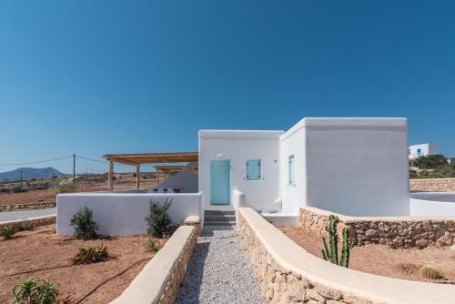 Gallery image of Blue Harpist Villas in Koufonisia