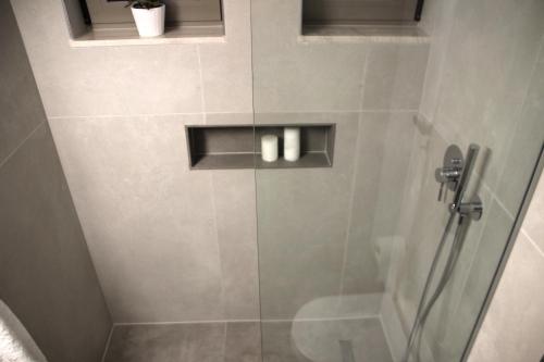Kúpeľňa v ubytovaní New Cozy Chic Apt-Ryfete Luxury Living
