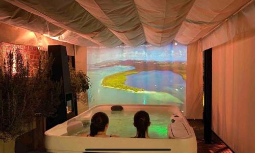 Gallery image of Le jacuzzi de Marie in Tourcoing