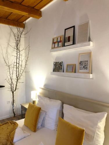 Ένα ή περισσότερα κρεβάτια σε δωμάτιο στο 44 George House - Pool, Jacuzzi, Sauna, View