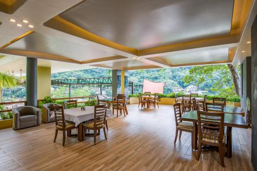 Χώρος καθιστικού στο Puerto Vallarta South Shore Luxury Suites,