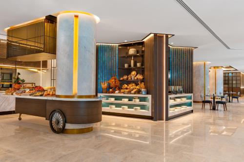 Mâncare la sau în apropiere de acest complex