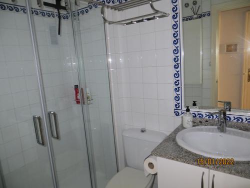 Bilik mandi di Almerimar Pearl