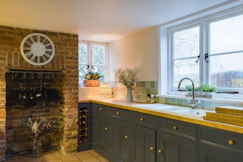 Φωτογραφία από το άλμπουμ του Old Post Office sleeps 4 by Bloom Stays σε Faversham