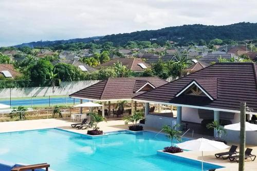 Bazén v ubytování Ocho Rios Ocean Escape nebo v jeho okolí