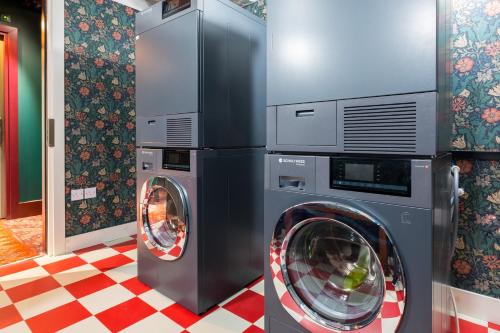 room2 Chiswick Hometel Image
