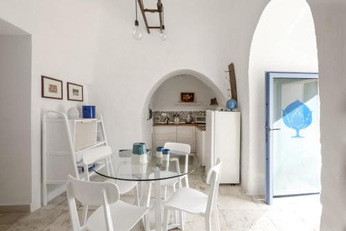 Η κουζίνα ή μικρή κουζίνα στο le dimore di MaMa