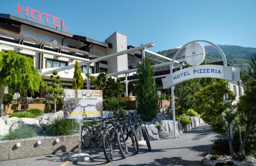 Nespecifikovaný výhled na hory nebo výhled na hory při pohledu z hotelu