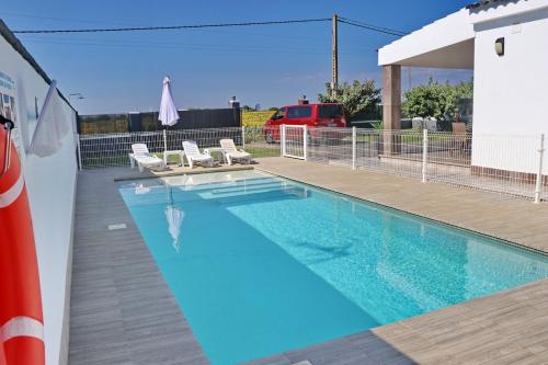 Chalet moderno con pisicina