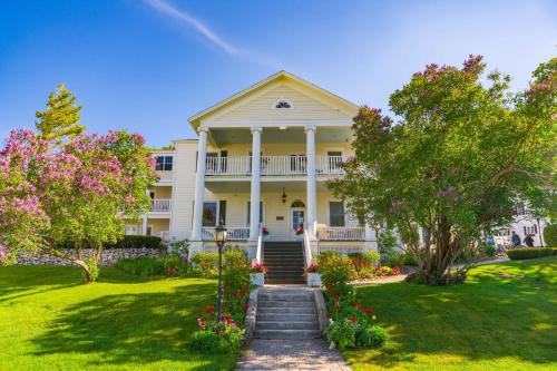 Gallery image of Harbour View Inn in Mackinac Island