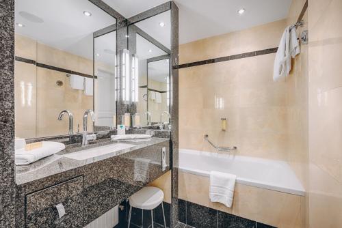 Koupelna v ubytování Hotel Moosburger Hof